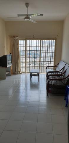 University Place (Plaza Ivory) 1