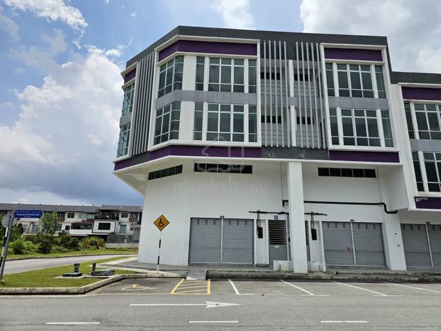 3 Storey Shop Lot at Taman Scientex Utama 5% ROI 1