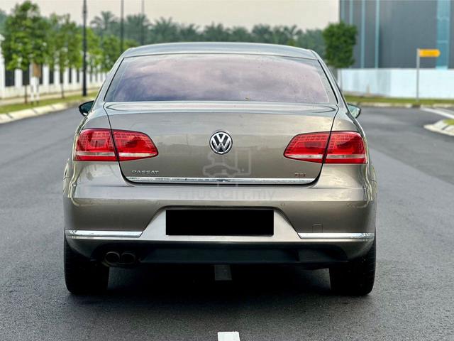 2013 Volkswagen PASSAT 1.8 TSI (A) HIGH LOAN - 2
