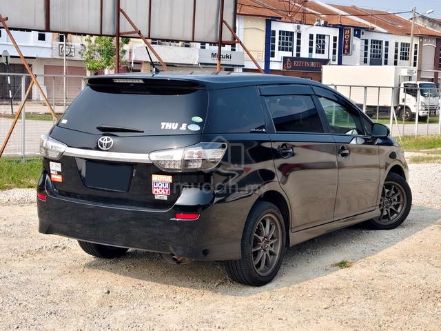2015 Toyota Wish 1.8 (A) 2-Years Warranty - 2
