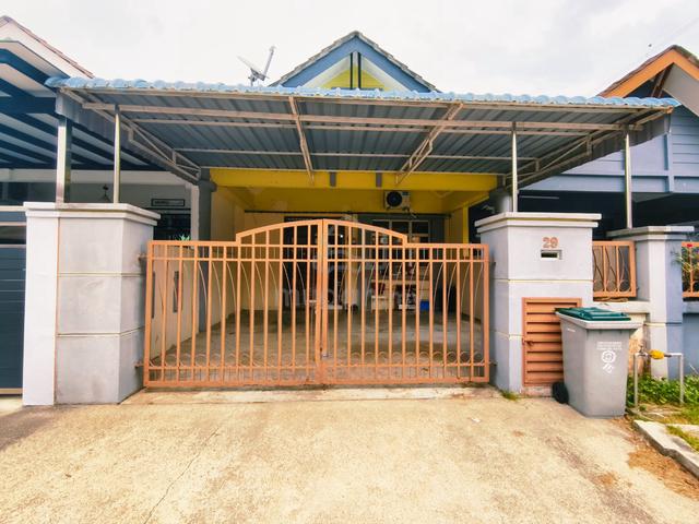 Sierra Perdana , Megah Ria 1 ½  Storey Terrace House 1