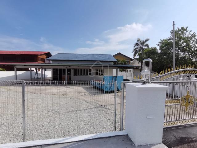 Muar town tanjung area bungalow house for sale 1