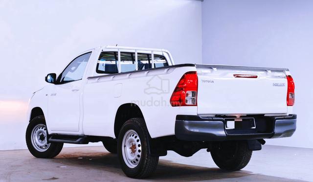 2021 Toyota HILUX 2.4 MT FACELIFT II Full Loan Go - 2