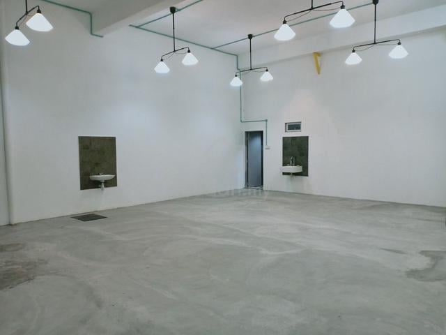 Permas Jaya 1.5 Storey Factory Partial Furnish For Rent 1
