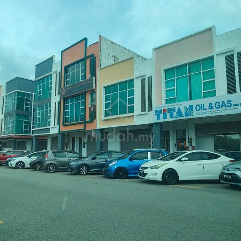 Durian Tunggal Gangsa Taman Enggang Facing Main Road Ground Floor Shop 1