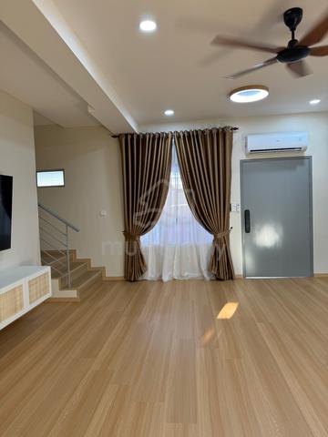Ritma Perdana, Puncak Alam 1