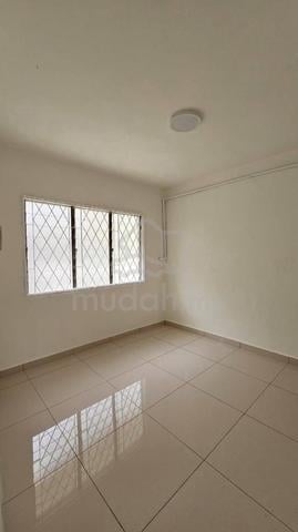 Flat Cempaka, Taman Cempaka Kempas 🔥 Refurbished ✅ 1
