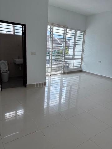 2.5 Storey Terrace, Cangkat Sungai Ara, Siara 81, 2650sqft, Basement 1