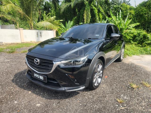 mazda cx3 2018 4×4 black color used like new . - 4