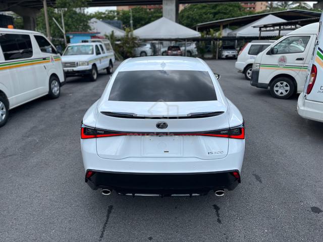 2023 Lexus IS300 2.0 F-SPORT / 5A / 13k km / NEW - 3