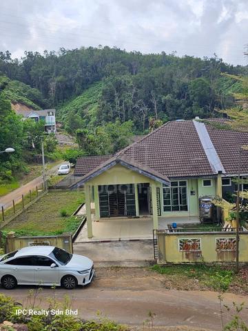 rumah berkembar fully furnished cendering 1