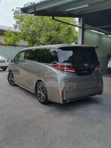 Low mileage Vellfire 2.4 turbo 2025 - 3