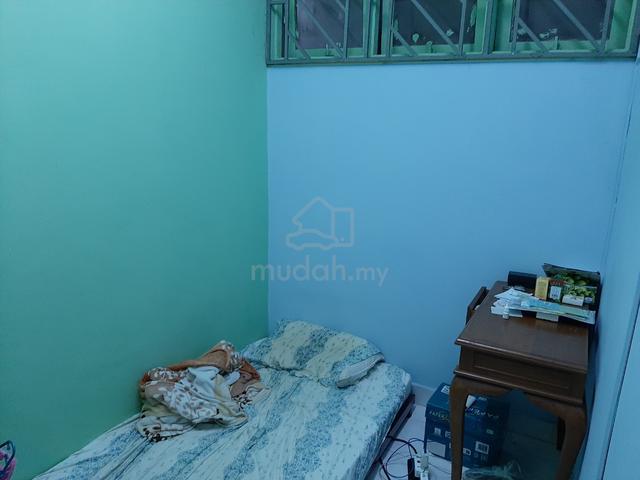 Small Room to Let @ Meadow Park 2, Off Old Klang Road 1