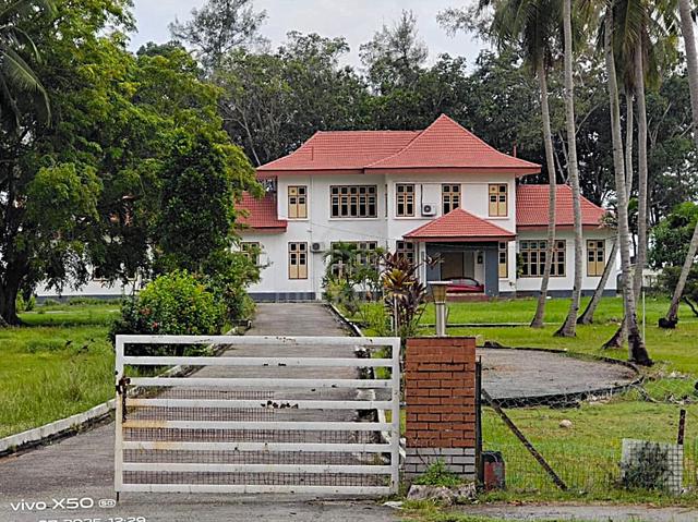 Bungalow seaside Batu 7, Teluk Kemang, Port Dickosn, N9 1
