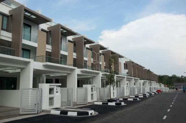 Raffles Residence 199 @ 3 Storey Terrace at Gelugor Forsale 1