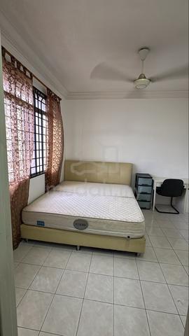 meddle room and small room for rent 1