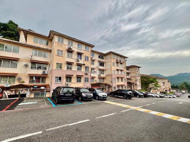 saujana apartment 1