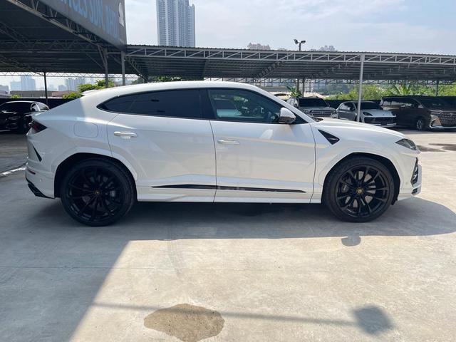 2022 Lamborghini URUS 4.0 RaRE COLOUR MUST VIEW - 3