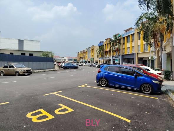 End Lot with Bigger Size Bandar Puteri Klang Ground Floor Shop Rent 1