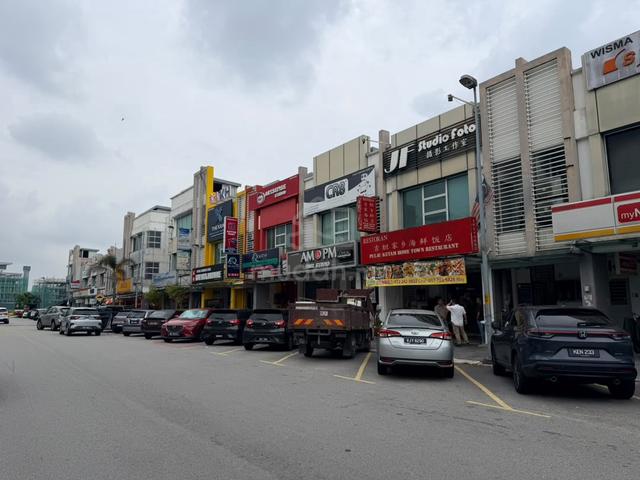 Eleven Avenue bandar Bukit Raja Klang Ground Floor Unit For Rent 1