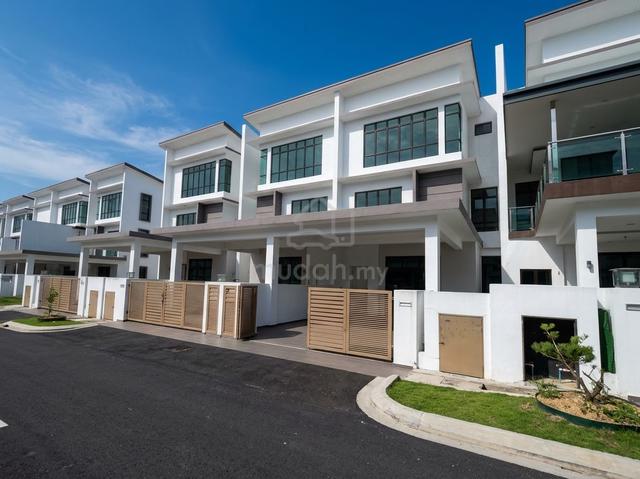 Melaka Ayer Keroh Ozana Residence 2.5 Storey Super Below Bank Value 1