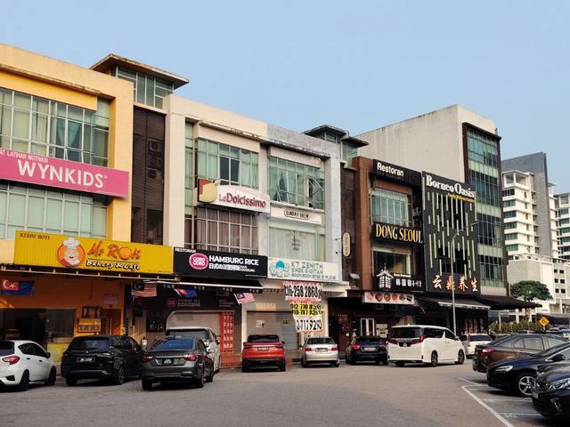 Austin Heights @ Mount Austin 3 Storey Shoplot 1