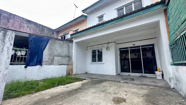 CHEAPEST FREEHOLD Double Storey Terrace Taman Sri Haneco Semenyih 1