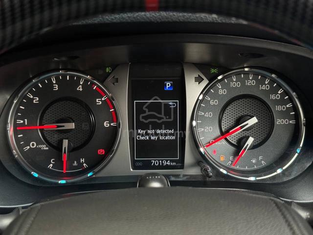 [2024] Toyota HILUX 2.8 GR SPORT (A) ONE OWNER - 4