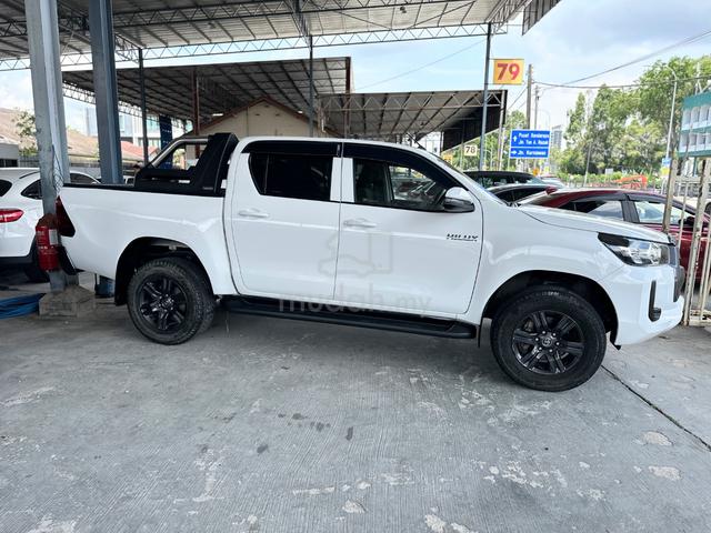 2022 Toyota HILUX 2.4 E UNDER TOYOTA WARRANTY!! - 2