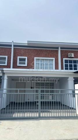 Double Story Kengsinton, Indahpura kula 1