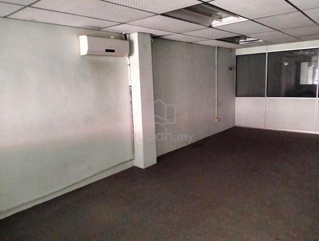 RENOVATED Shop Lot ➟ Few mins WALK to Dataran Pahlawan 1