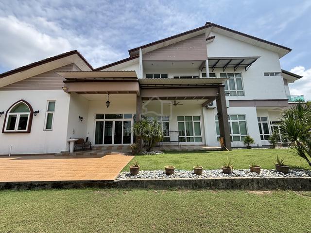 Bungalow House in Kulim Golf & Country Club for Sale 1