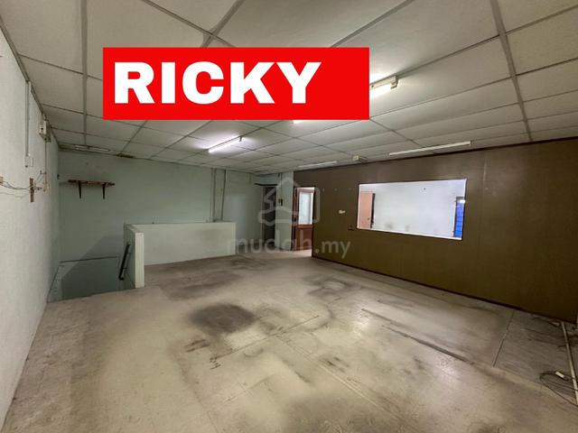 2 Adjoining Shop Lot First Floor Rent at Diamond Valley Batu Maung 1