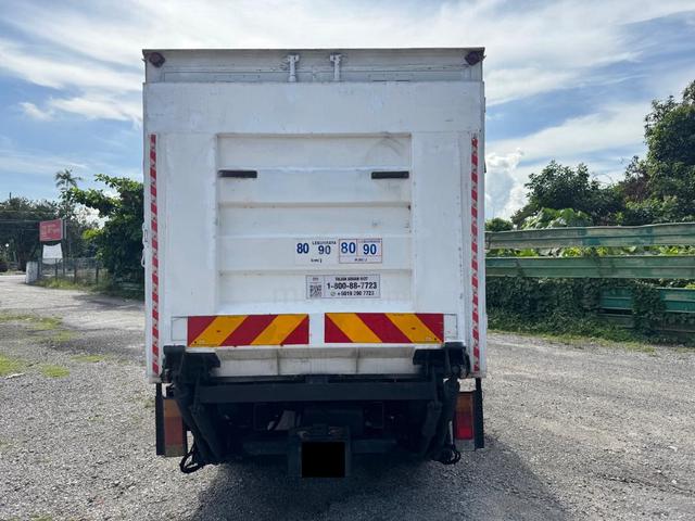 11 HINO WU300R 10ft Box Taillift Low mileage 26km - photo 5 of 6
