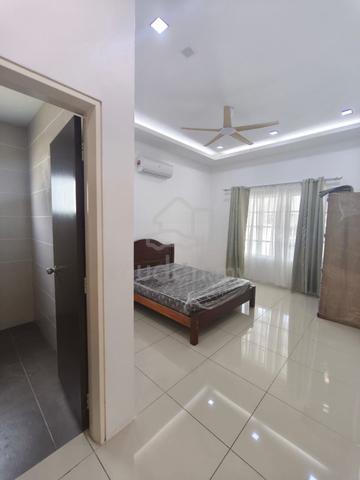 Semi Detached House Rentak Perdana, Puncak Alam 1