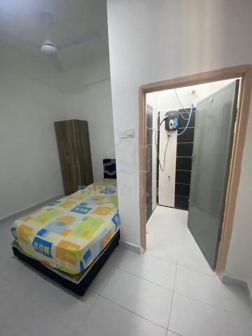 Private Room in Luxury Bungalow @ Taman Bukit Indah plus utility  1