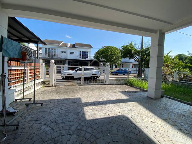 Semi D Cluster Double Storey Bandar Saujana Putra BSP Partially Furnis 3