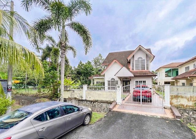 CORNER LOT🔥Bungalow Taman Kasturi Height Putra Nilai 1