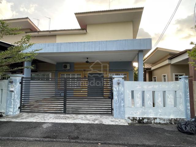 Rumah Hujung Besar Untuk Di Parit Raja Batu Pahat 1