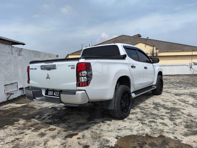 Mitsubishi TRITON 2.4 VGT PREMIUM (A) - 4
