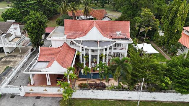 Exclusive Bungalow in Kuantan FOR SALE 1