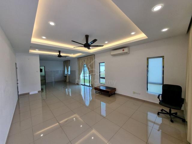 CANTIK + ENDLOT✨ 2 Storey Terrace House Taman Semarang Intan, Dengkil 1