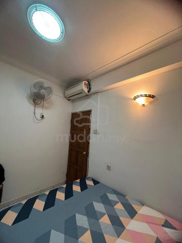 Female Private toilet room for rent Npark 1