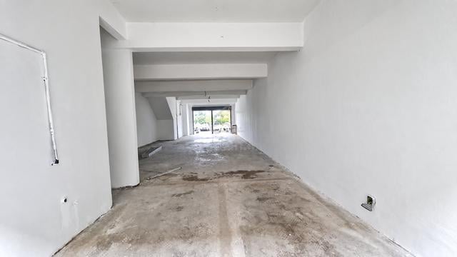 Puchong, Ground Floor Shop, Vacant, facing road 1