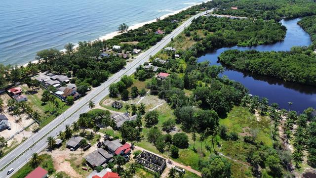 Tanah tepi jalan utama menghadap pantai Marang seluas 0.8 ekar 1