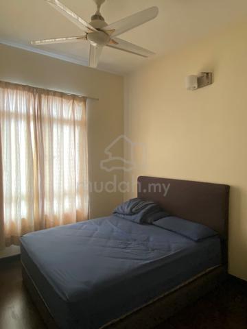 Fully furnsihed middle Room at bangsar south 1