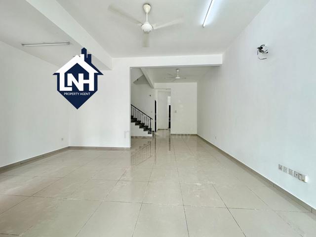 Taman Sinar Intan 2 storey terrace sale refurbished gated guarded 1
