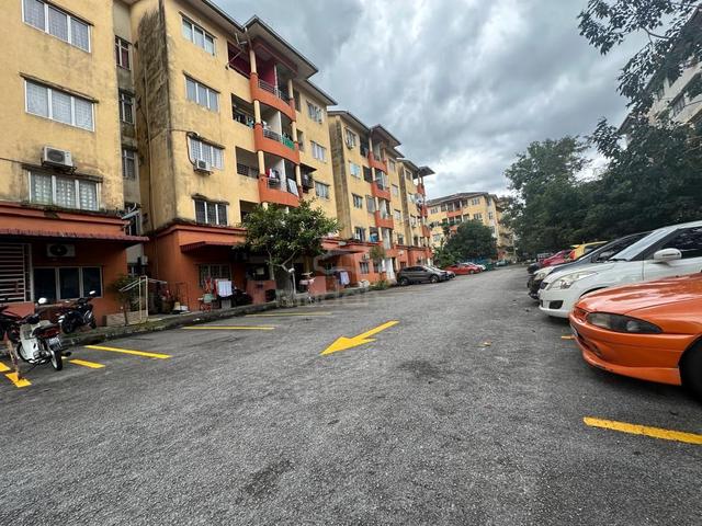 Merak Apartment (Shah Alam) 1