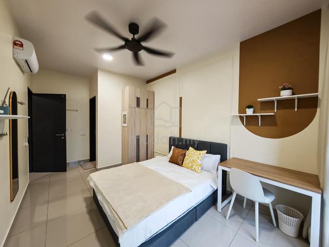 Master Room Ensuite Bathroom in D'Quince @ Damansara Perdana for Rent 1