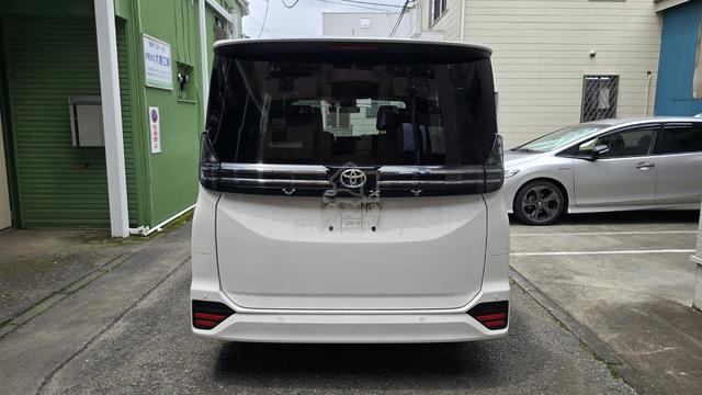 FUL0AN / OFFER KAW2 / 2022 Toyota VOXY 2.0 S-Z - 2